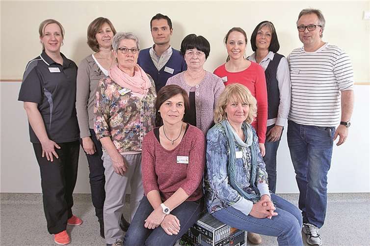 Das interdisziplinäre Team um Dr. Christoph Conrad (rechts) und Dr. Bassem Irscheid (Mitte) behandelt Kinder mit psychosomatischen Beschwerden.privat