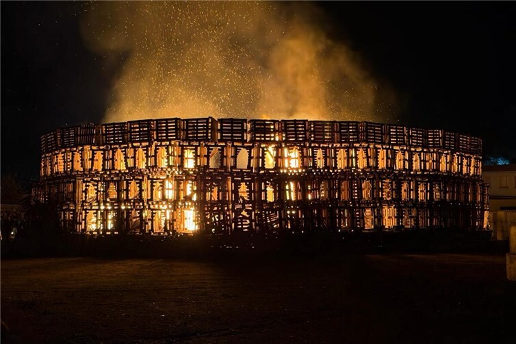 „Das ist das größte Martinfeuer, das ich je gesehen habe“, schwärmte ein Besucher.
