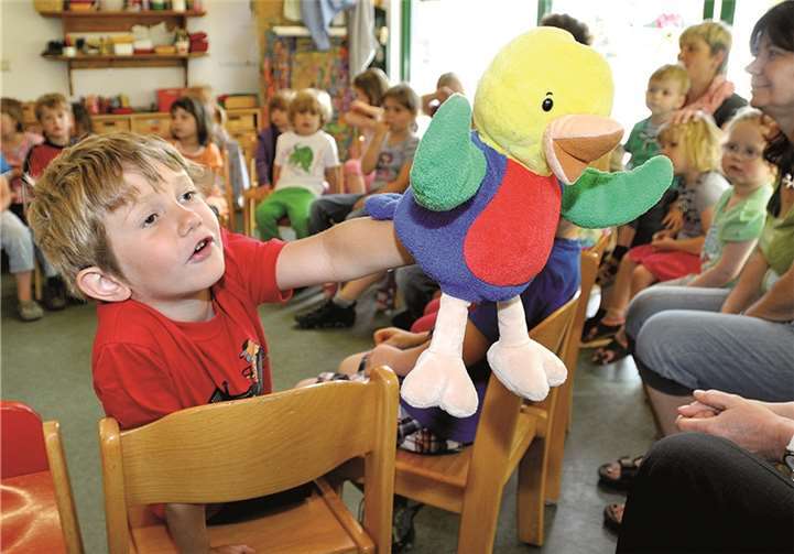„Das ist unser Felix, der ist jeden Morgen beim Singen dabei“, verriet der kleine Simon.