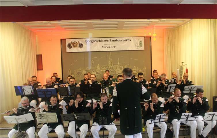 Das jährliche Benefizkonzert des Bürgerschützen-Tambourcorps ist ein fester Termin in Ahrweiler. Fotos: DU