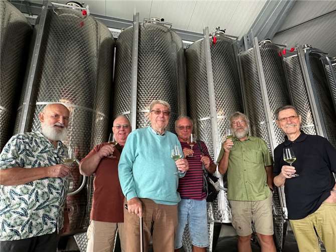 Das jährliche Weinseminar führte die Weinbau-Bruderschaft Bad Breisig in das Städtchen Heppenheim an der Bergstraße. Foto: privat