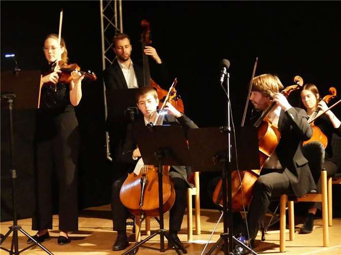 Das junge Mainzer Ensemble aus dem Stadtteil Laubenheim ließ den bunten Strauß bekannter Melodien zu einem Musikerlebnis werden.