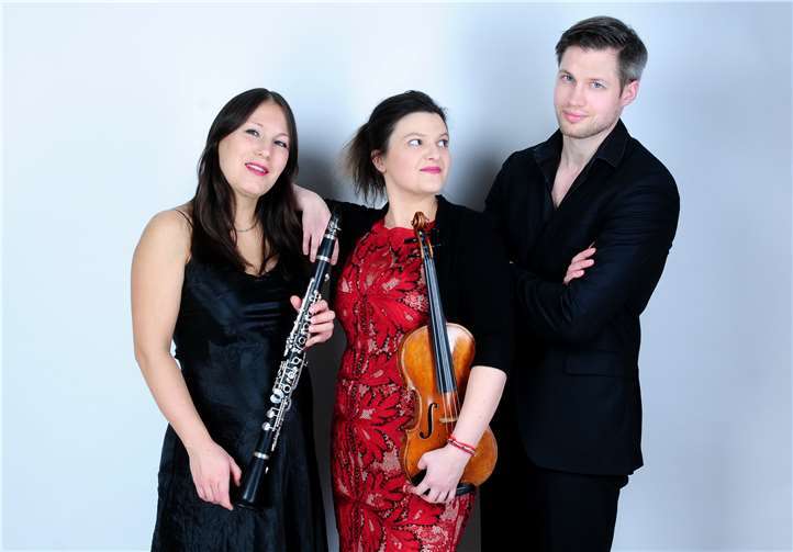 Das junge Trio bietet feinste Kammermusik auf höchstem Niveau in einer außergewöhnlichen Besetzung.privat