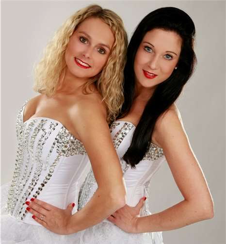 Das kölsche Gesangsduo „De Domhätzjer“ tritt bei der Damensitzung auf.