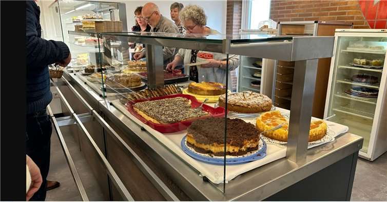 Das leckere Kuchenbuffet. Foto: Frank Lemmer