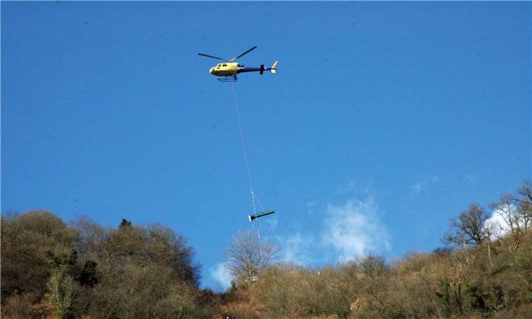 Nach 65 Jahren ging die Seilbahn in Altenahr endgültig in Rente Das letzte Teil vom ersten Pfeiler.