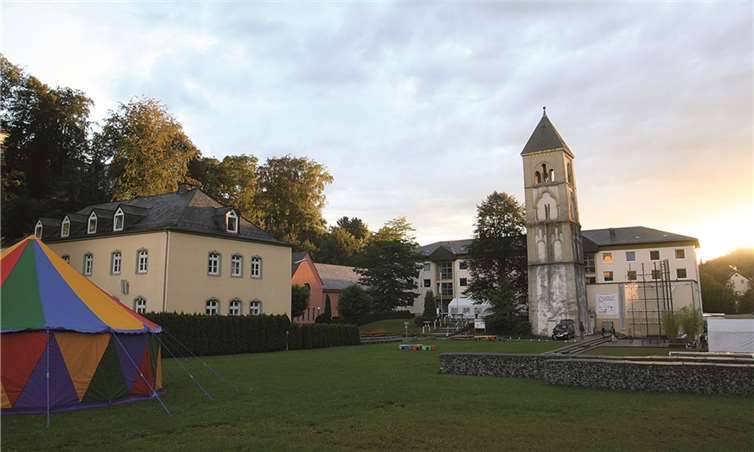Das malerische Haus Wasserburg in der Abendsonne. privat