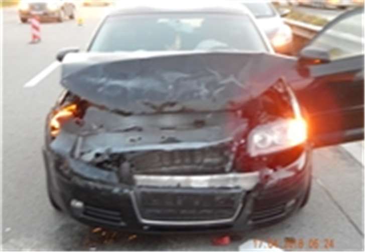 Das misslungene Ausweichmanöver eines Kleintransporters hatte für einen Unfall mit fünf beteiligten Fahrzeugen gesorgt. Foto: Polizei