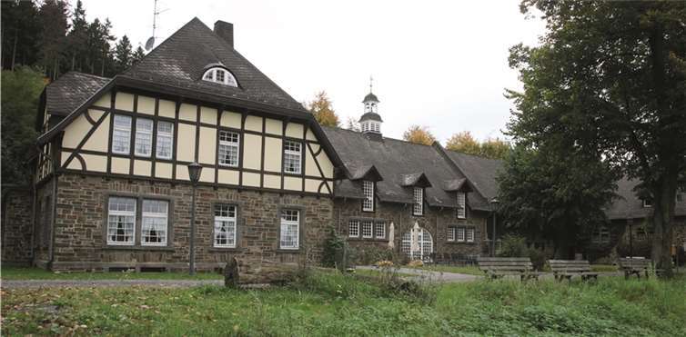 Das mit dem Sonderstatus „Erholungsgebiet“ versehene Gut Schirmau wäre ungefähr 750 Meter von den geplanten Windkrafträdern entfernt.