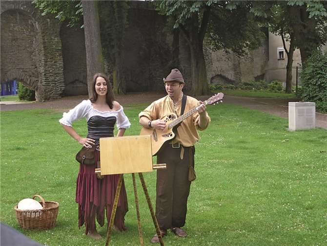 Das mittelalterliche Gesangsduo „Musici fulminalis“ begleitet die offene Führung am 13. September. privat