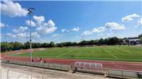 Das modernisierte Stadion in Montabaur verfügt nun über einen Kunstrasen, neue D...