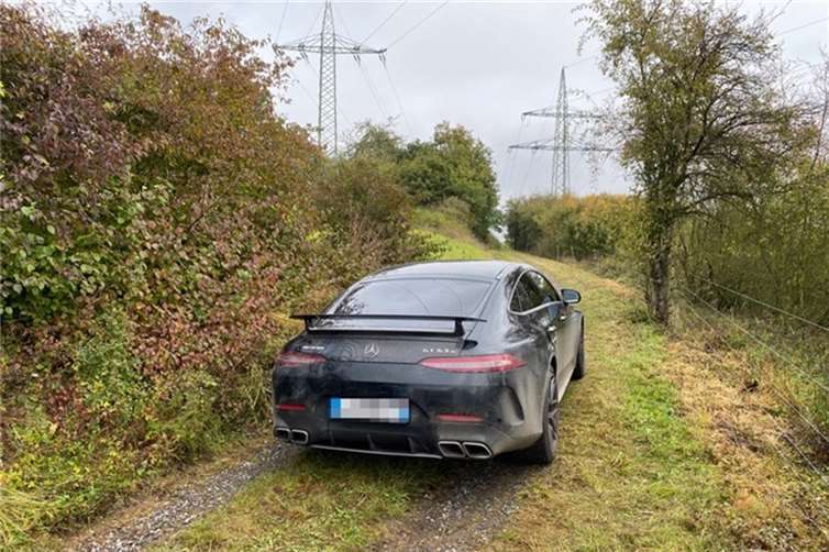 Das mutmaßliche Fahrzeug wurde in der Nähe von Westum/Löhndorf aufgefunden.Foto: Polizei Bonn