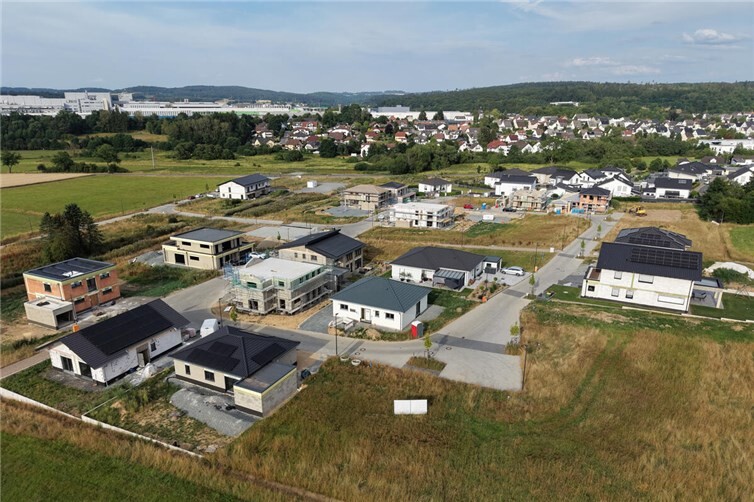 Das nachhaltige Neubaugebiet „Am Sonnenbach“ musste beworben werden. Nun ist es fast ausverkauft.