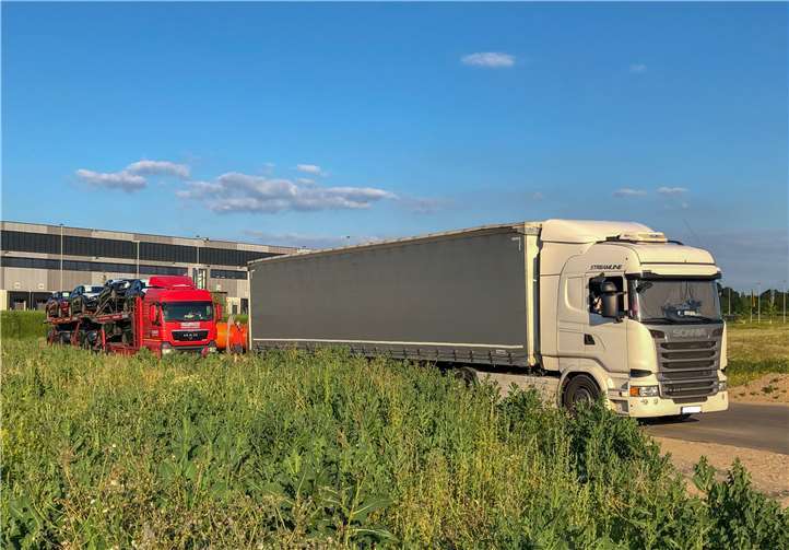 Das neu erschlossene Gewerbegebiet Wolbersacker hat sich zu einem „Geheimtipp“ unter Fernfahrern entwickelt. Nicht selten nutzen mehrere Dutzend Lkw die Erschließungsstraße als Rastplatz für die Nacht. Foto: privat