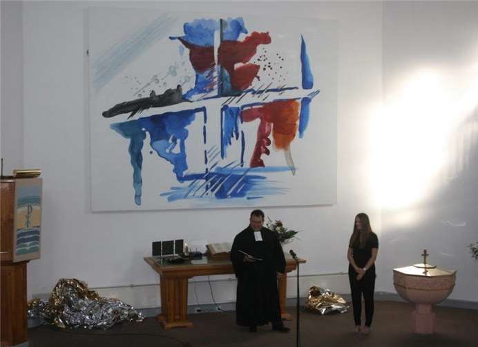 Das neue Altarkreuz wurde feierlich enthüllt.privat