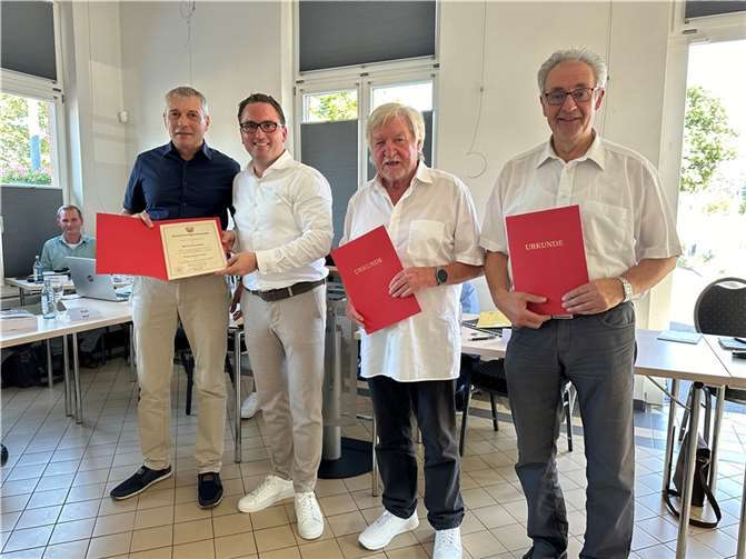 Das neue Beigeordneten-Team mit Bürgermeister: (v.l.n.r.) Michael Schweikert, Marcel Caspers, Gerd Kaiser und Hans-Dieter Felten.  Foto: ROB