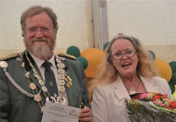 Das neue Bezirkskönigspaar Dirk und Dagmar Schneider von der St. Hubertusbruderschaft Bonn-Duisdorf.