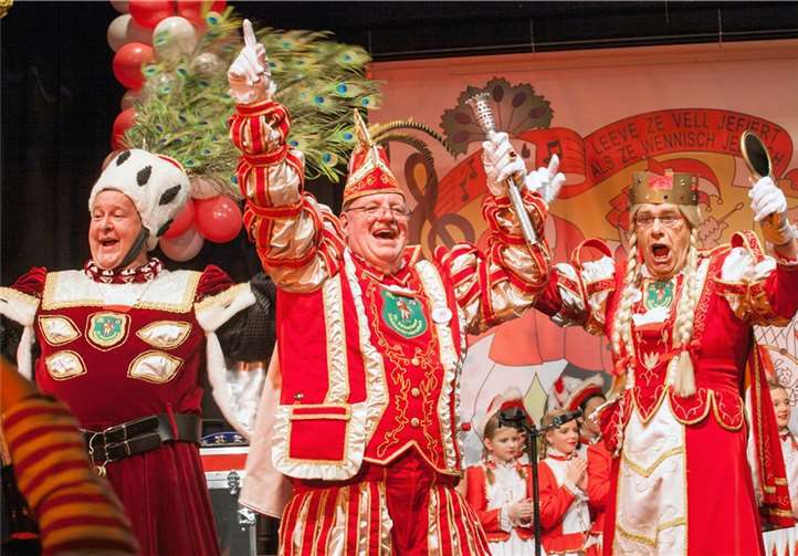 Das neue Dreigestirn heizte die Stimmung im Saal an.