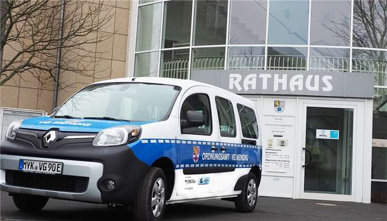 Das neue E-Mobil wird zukünftig für das Ordnungsamt der Verbandsgemeinde Mendig unterwegs sein. Foto: VG Mendig