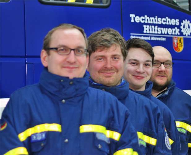 Das neue Führungsteam des Technischen Zuges beim THW Ahrweiler. V.l. Zugführer: Thomas Wruck, Gruppenführer Erste Bergungsgruppe: Kilian Heuwagen, Gruppenführer Zweite Bergungsgruppe: Moritz Poser, Gruppenführer Beleuchtung: Christian Niemeyer.THW Ahrweiler