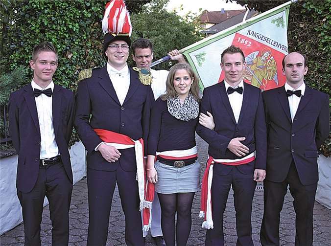 Das neue Hahnenkönigspaar Julia Schäfer und Patrick Gimnig.  RÜ