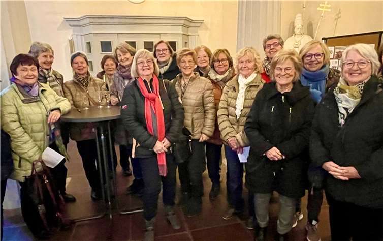 Das neue Jahr wurde mit Sekt und Häppchen begrüßt.  Foto: privat