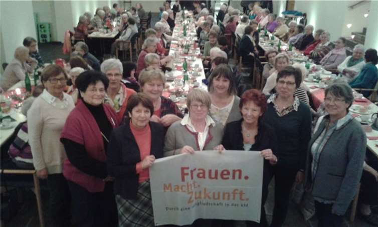 Das neue Leitungsteam: Elisabeth Alken, Katharina Angst, Marita Goebel, Resi Heimes, Bärbel Hilken, Anelie Kockler, Gabriele Meurer, Jose Ohlberger und Ulla Schütte.privat