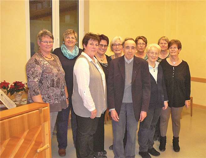 Das neue Leitungsteam mit Ihrem Präses Pastor Steffens und einigen Helferinnen. privat