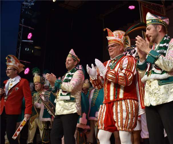 Das neue Linzer Dreigestirn besteht aus Prinz Kevin Schopp sowie den Adjutanten Julian Kremer rechts und Kai Augsburg.  Fotos: HEP