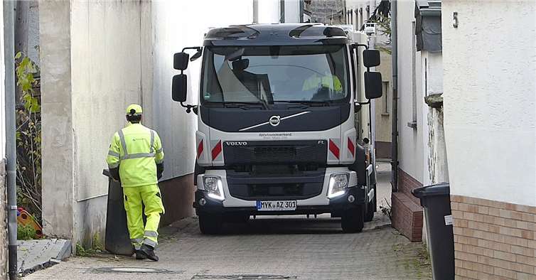 Das neue Mini-Müllfahrzeug ist 7,17 m lang, 2,26 m breit, 2,91 m hoch.Im Vergleich dazu sind die herkömmlichen Fahrzeuge 9,90 m lang, 2,55 m breit, 3,42 m hoch.