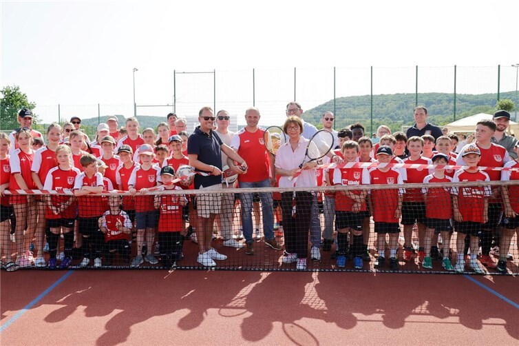 Das neue Multifunktionsfeld im Sportpark „Am Querweg“ wurde feierlich eröffnet.