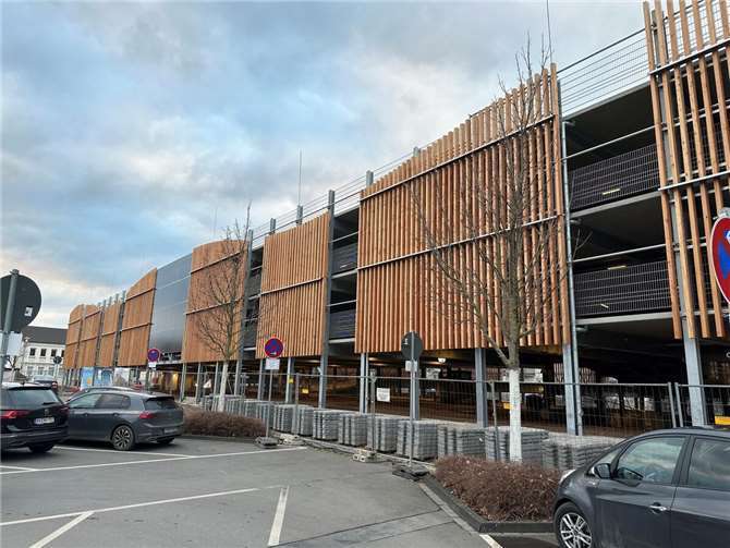 Neues Parkhaus: Ab 1. Mai werden Gebühren fällig Das neue Parkhaus in Bad Neuenahr. Foto: ROB