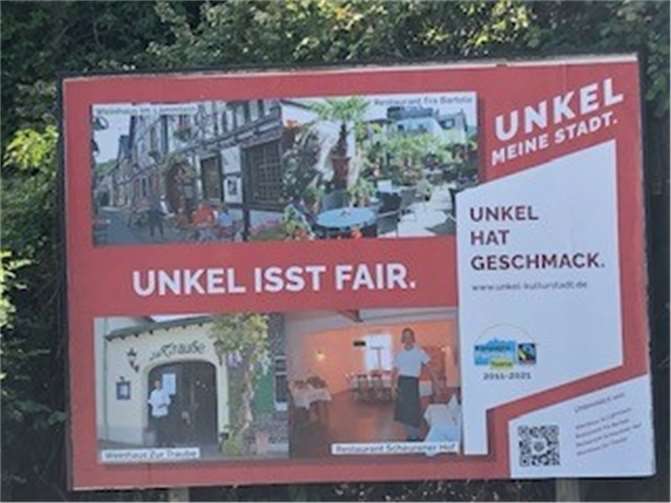 Das neue Plakat in Unkel.  Foto: privat