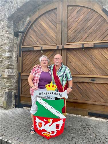 Das neue Rheinbreitbacher Bürgerkönigspaar Ursel und Wolfgang Herdler.  Foto: Lenka Voussem/BürgervereinRheinbreitbach
