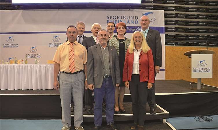 Das neue SBR-Präsidium (v.l.): Michael Maxheim, Martin Weinitschke, Fritz Langenhorst, Wolfgang Scheib, Rolf Müller, Claudia Altwasser, Monika Sauer, Fred Pretz. Es fehlt Walter Desch.SSportbund Rheinland / Wolfgang Höfer