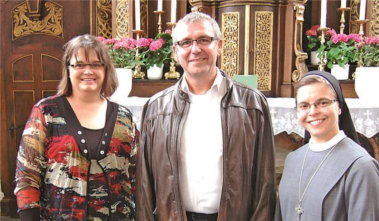 Das neue Seelsorgeteam der Pfarreiengemeinschaft: Pastor Günter Marmann, Gemeindereferentin Christel Fassian - Müller und Gemeindeassistentin Schwester Maria Gina Nuculaj. FA