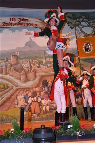 Das neue Tanzpaar der Stadtsoldaten, Jan Offermann und Emma Pawlik, begeisterten bei ihren ersten gemeinsamen Auftritt.