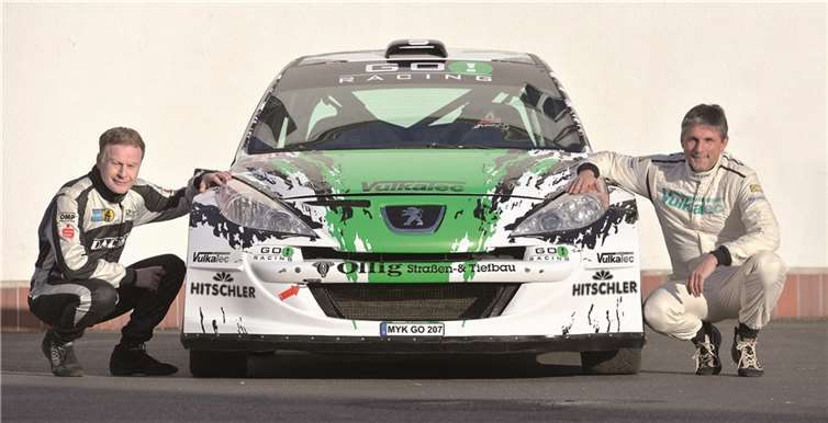 Das neue Team mit dem Peugeot 207 S2000. privat