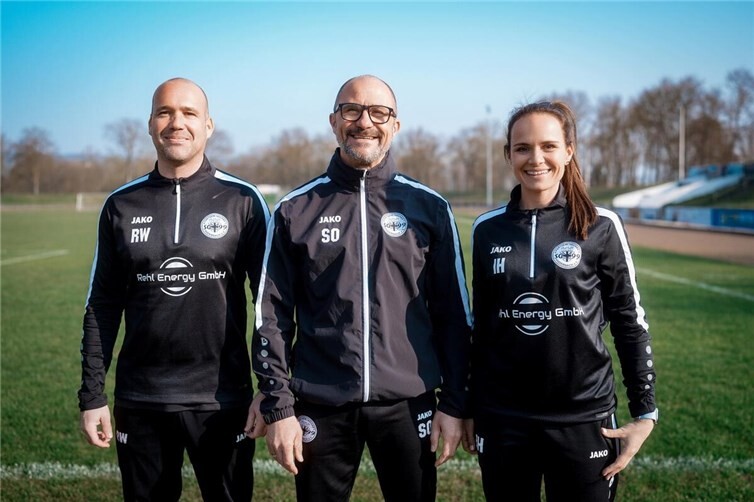 Das neue Trainerteam der Bäckermädchen ab der Saison 26/27: v.l. Trainer Ralf Wendel, Trainer Sascha Oestreich, Cheftrainerin Isabelle HawelFoto: privat