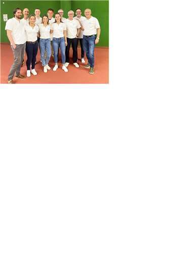 Das neue Turnierausschuss-Team: v.l.: David Neumann, Dominik Graf von Spee, Katharina Sitko, Tobias Emmler, Laura Sitko, Carsten Krumm, Sarah Sitko, Stephan Schiester, Horst Kelling, Jürgen Gill, Walter Erben. Foto: privat