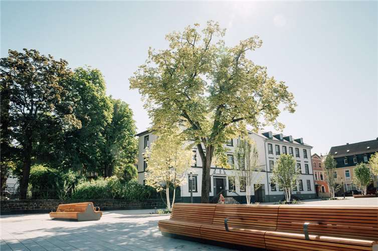 Das neue Wohnzimmer der Stadt: Der neugestaltete Marktplatz wird am Samstag, 29. März, offiziell eröffnet, danach folgt noch einiges mehr, um den Platz zu bespielen.  Foto: Zimpfer Photography