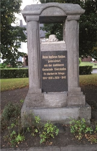 Das restaurierte Giershofener Kriegerdenkmal.  R. Ehrenstein