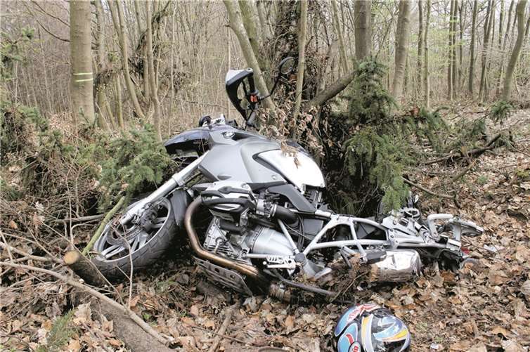 Das schwerbeschädigte Motorrad. privat