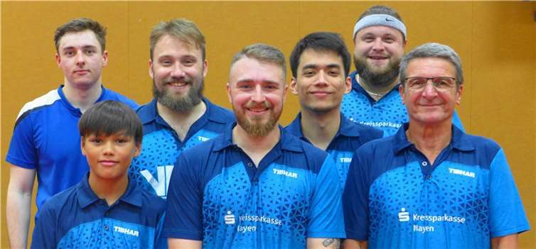 Das siegreiche Bezirksligateam (v.l.v.):Mika Korn, Vladimir Bauer, Dieter Uenzen; (h.v.l.):Jan Kapke, Niklas Kohlhaas, Philipp Büchel, Mirko Heuft.  Foto: M. Schreiber