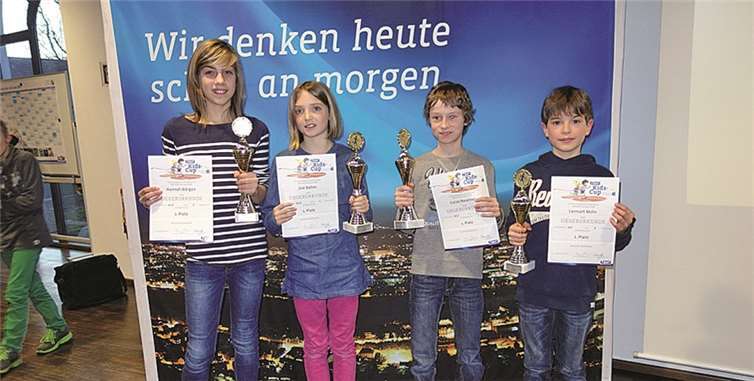 Das siegreiche Leichtathletik Quartett des TV Cochem (v.l.): Hanna Görgen, Josi Balles, Lucas Raueiser und Lennart Mohr.privat