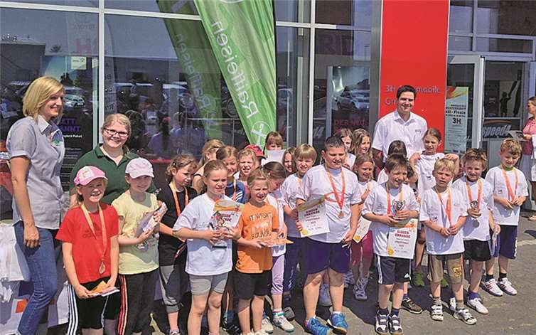 Das speed4-Finale fand im Autohaus 3H statt, wo die Sieger schließlich ihre Urkunden und Medaillen in Empfang nehmen konnten. privat