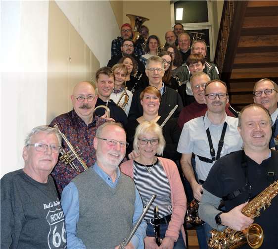 Das spielfreudige Projektorchester Bell/Mendig mit seinen musikalischen Leitern Albert Justen (MVB) und Heinrich Hoffmann (SKM).Foto: privat