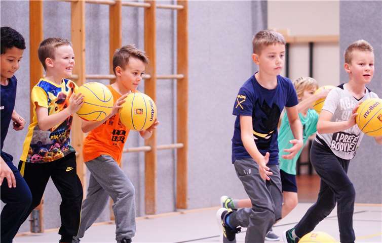 Das sportliche Highlight fand dieses Mal, anders als in den vorherigen Jahren, in der frisch sanierten Sporthalle der benachbarten KGS statt.