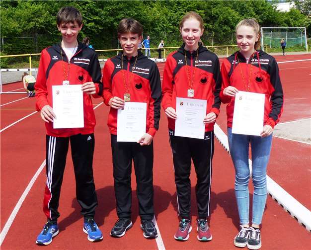 Das strahlende Läuferteam v.l. : Tim Fuhrmann, Lennart Mohr, Lana Sophie Göbel, Josi Balles. Foto: privat