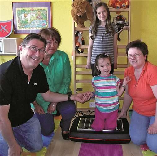 Das täglich notwendige Training kann Christina nun zu Hause durchführen; eine Erleichterung für die gesamte Familie.privat